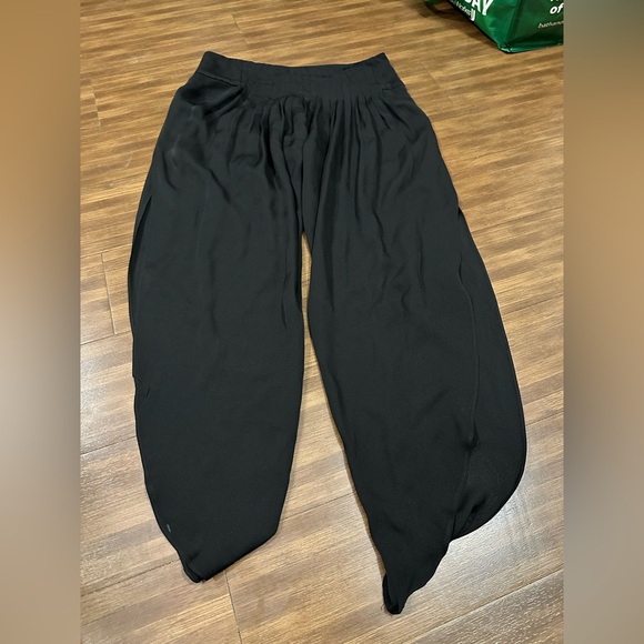 Haute Hippie 100% silk boho black flowy pants size XS revolve brand - Picture 2 of 10